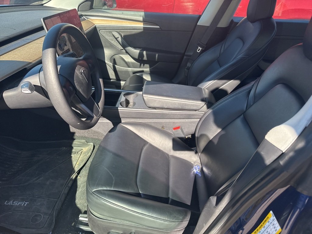 2021 Tesla Model 3 Standard Range Plus photo 5