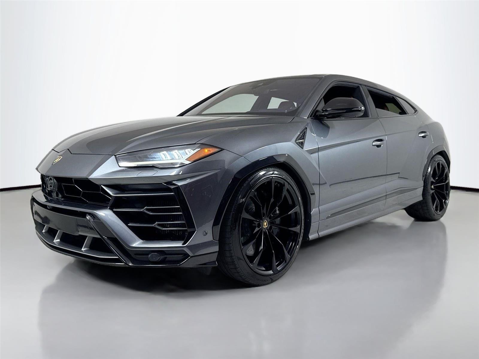 2019 Lamborghini Urus Base photo 44