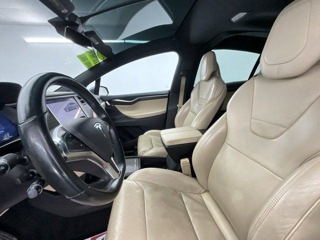 2016 Tesla Model X 90D photo 6