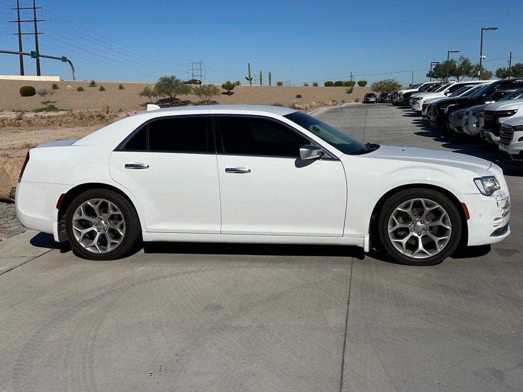 2018 Chrysler 300 C photo 2