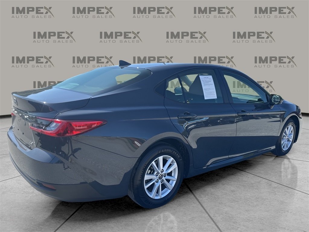 2025 Toyota Camry LE photo 5