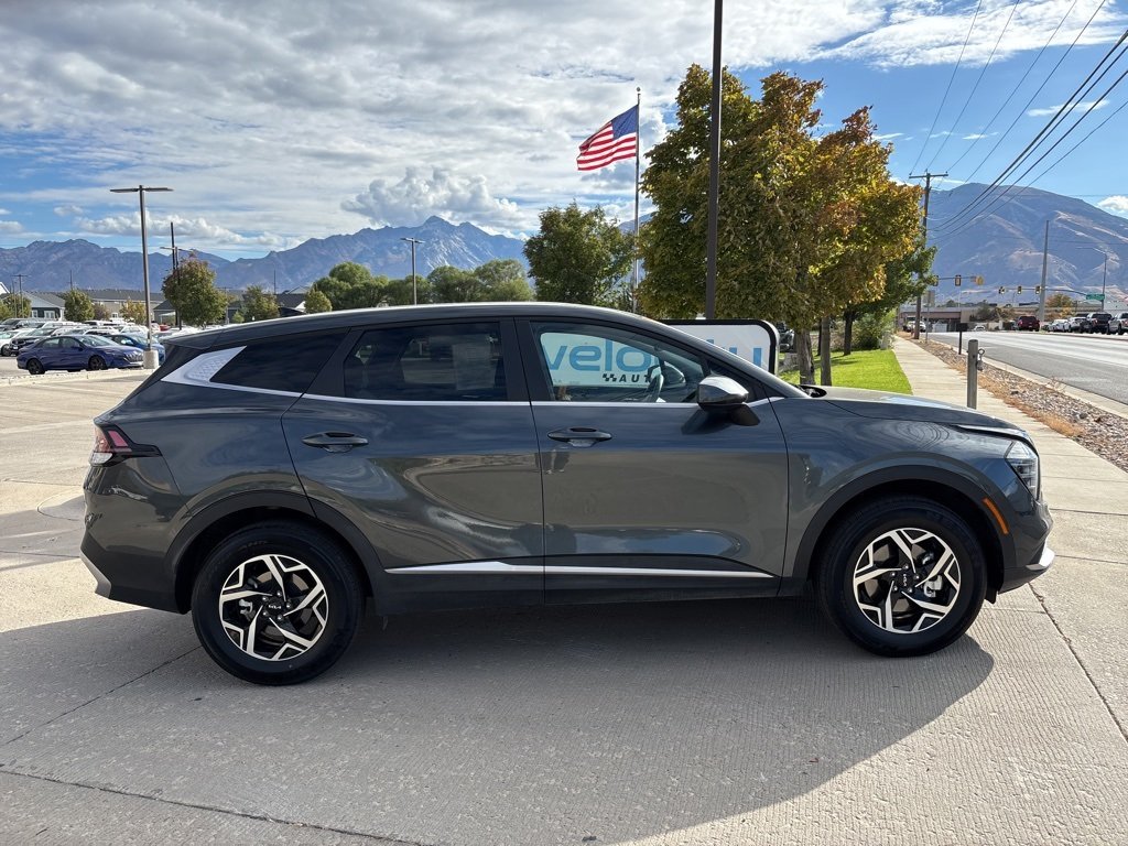 2024 Kia Sportage LX photo 3