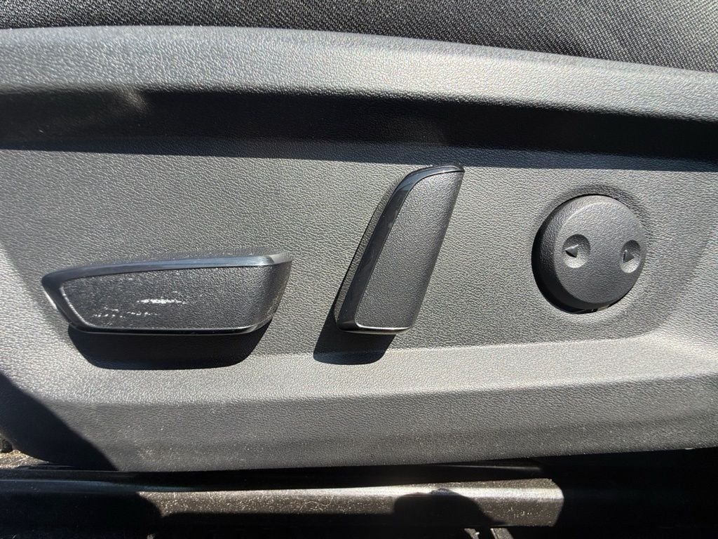 2023 Nissan Rogue SV photo 16