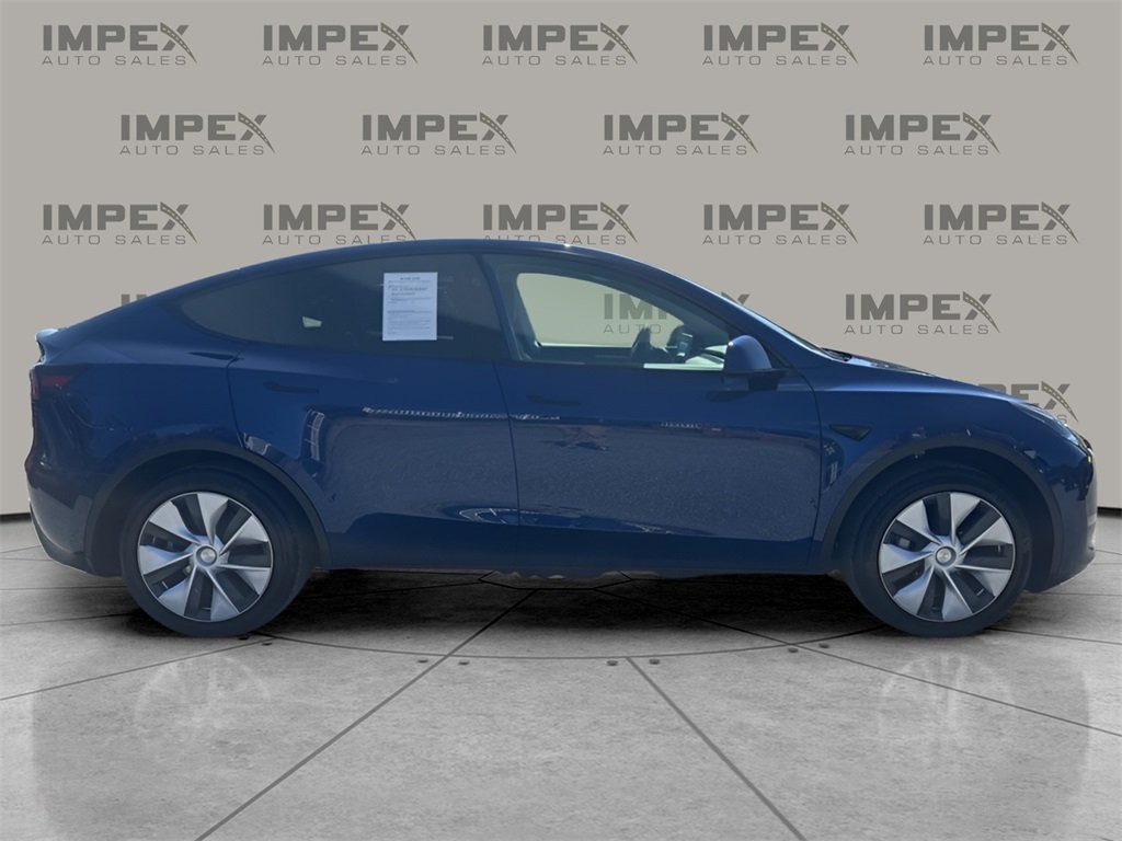 2024 Tesla Model Y Standard Range photo 6