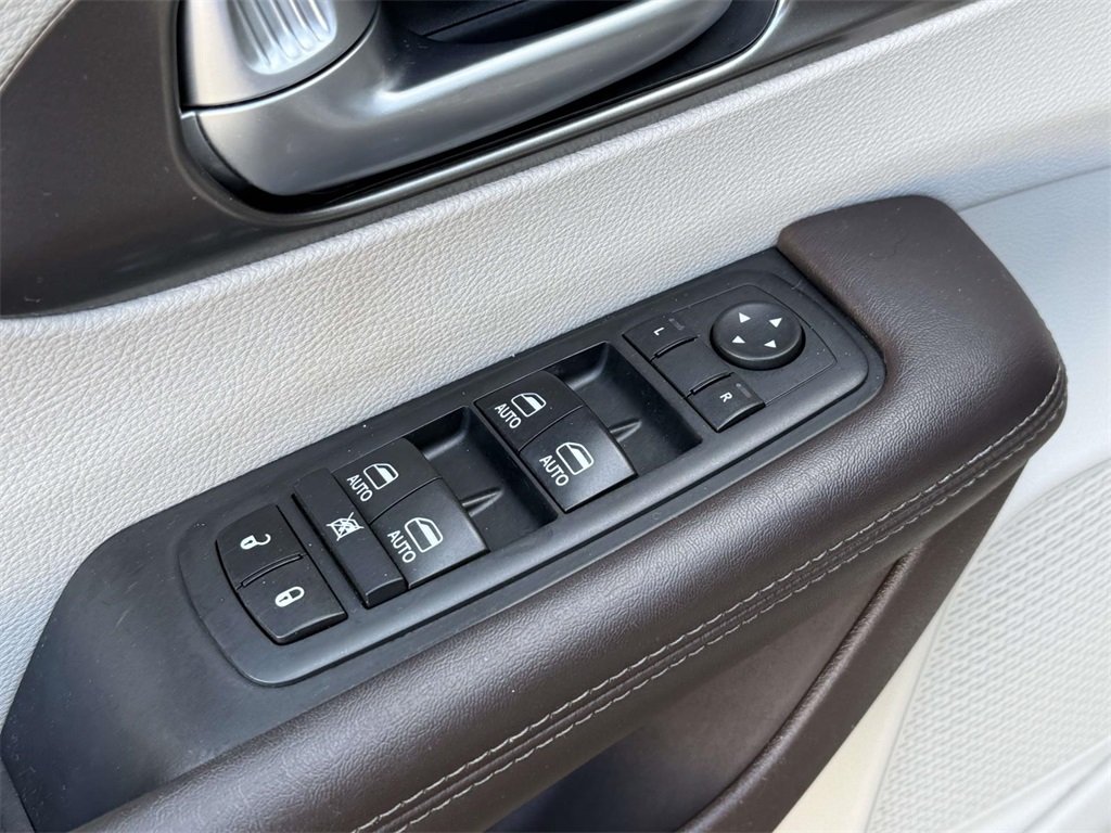 2017 Chrysler Pacifica Touring Plus photo 24