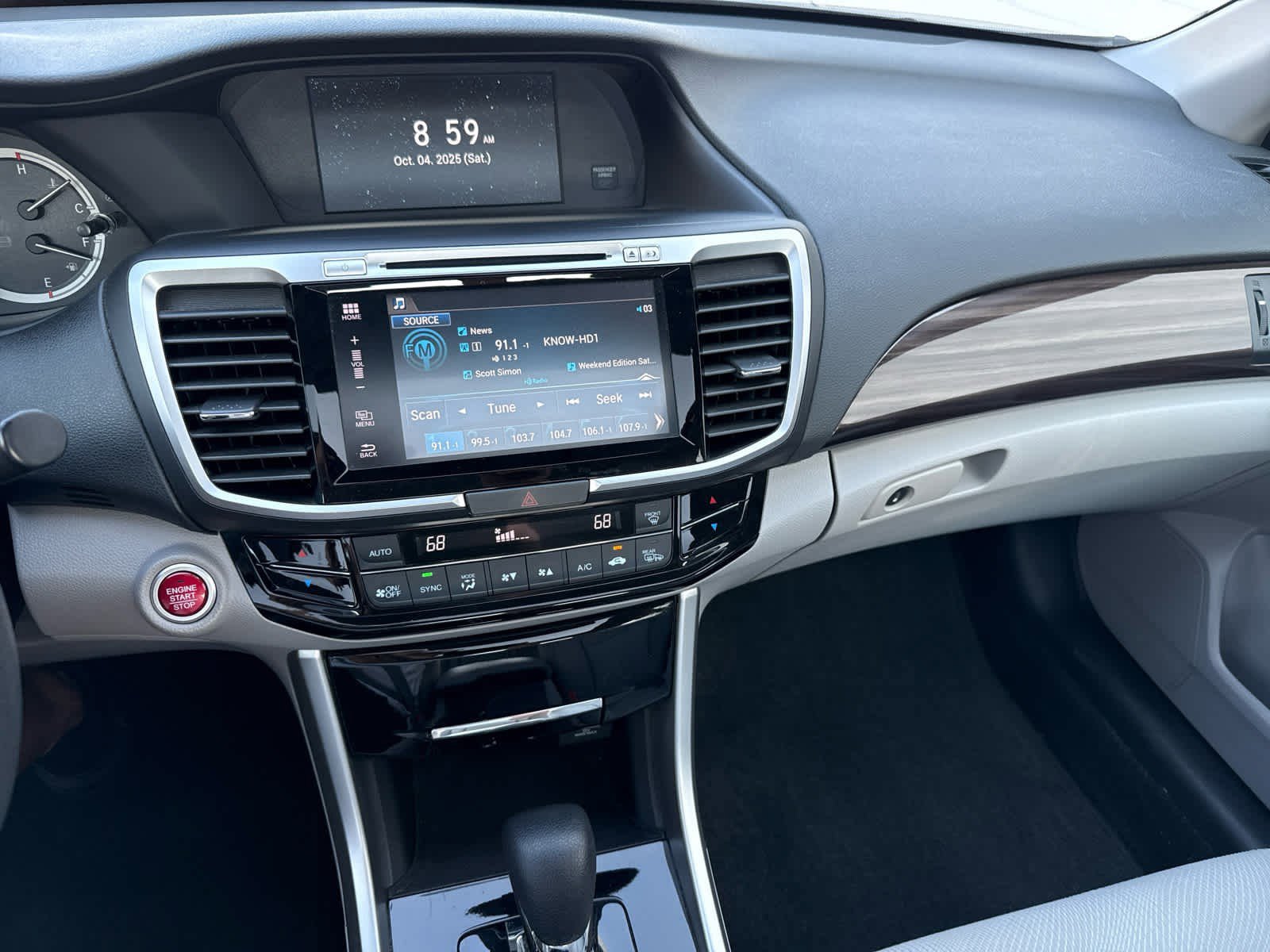 2017 Honda Accord EX photo 10