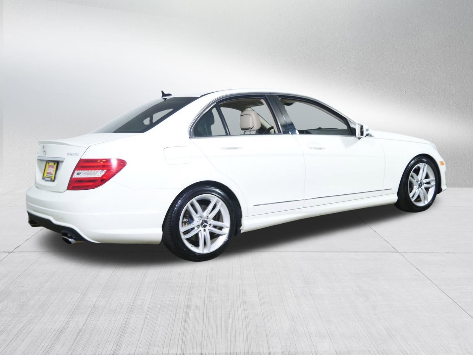 2012 Mercedes Benz C 300 Luxury photo 7