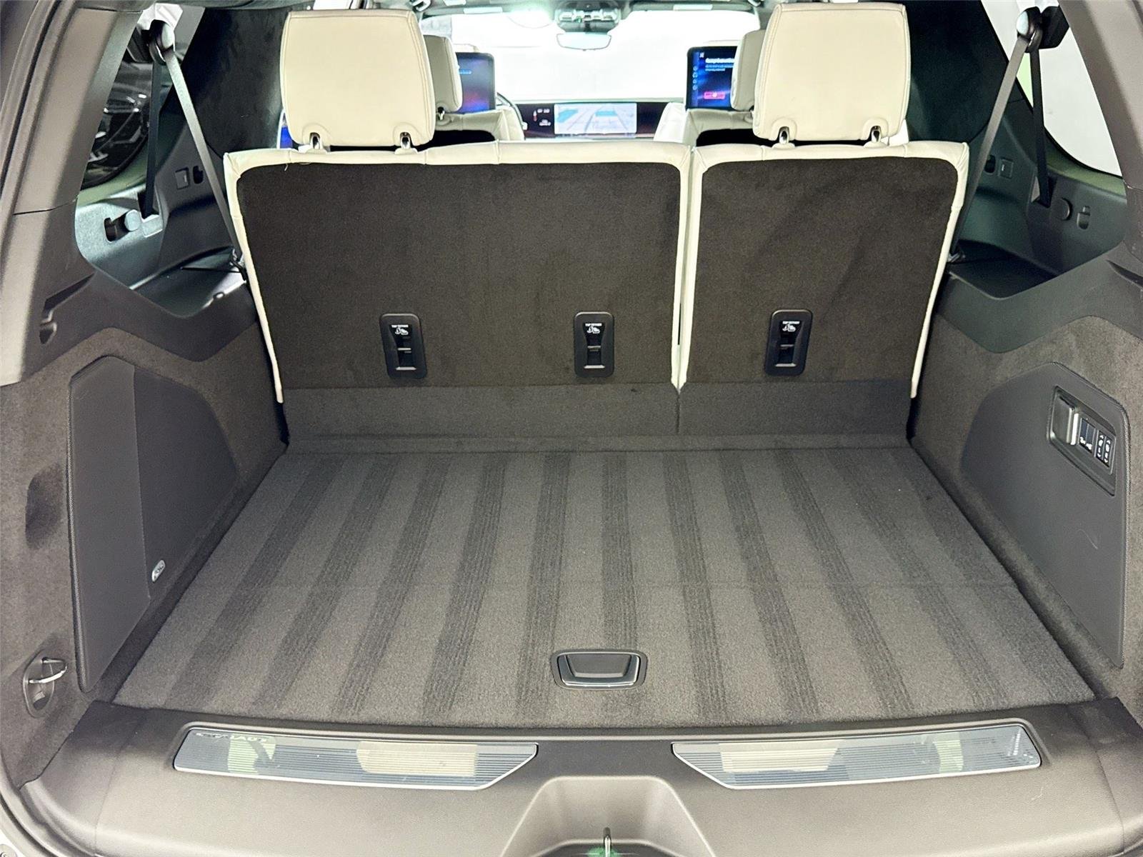 2025 Cadillac Escalade ESV V-Series photo 23