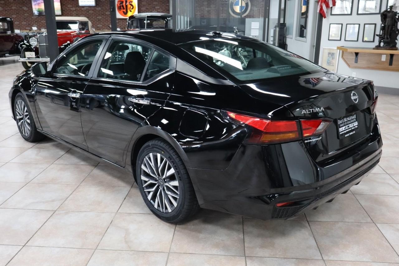 2023 Nissan Altima 2.5 SV photo 3