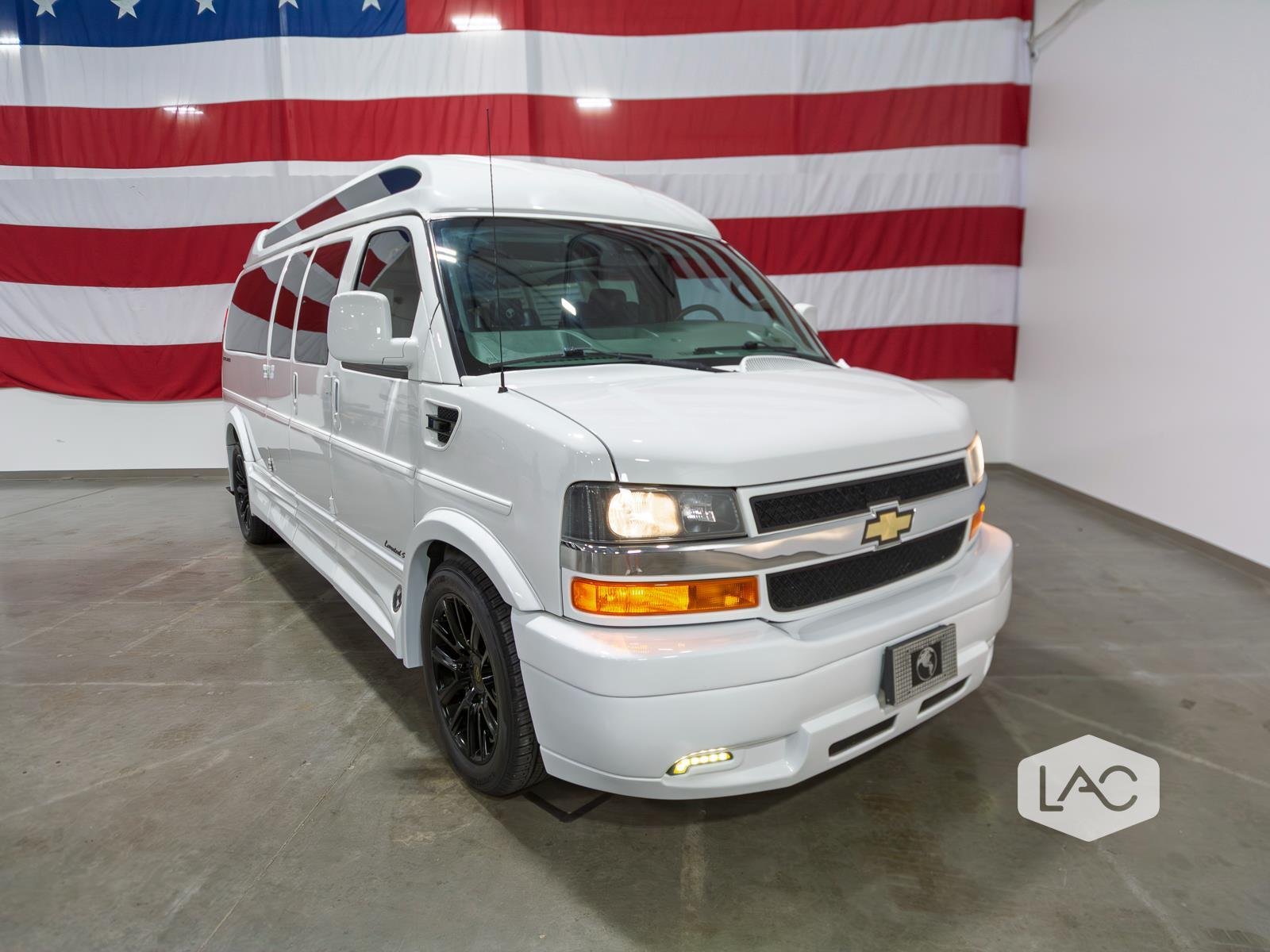 2019 Chevrolet Express photo 7