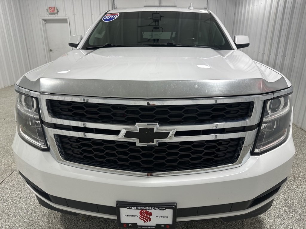 2019 Chevrolet Suburban LT photo 4