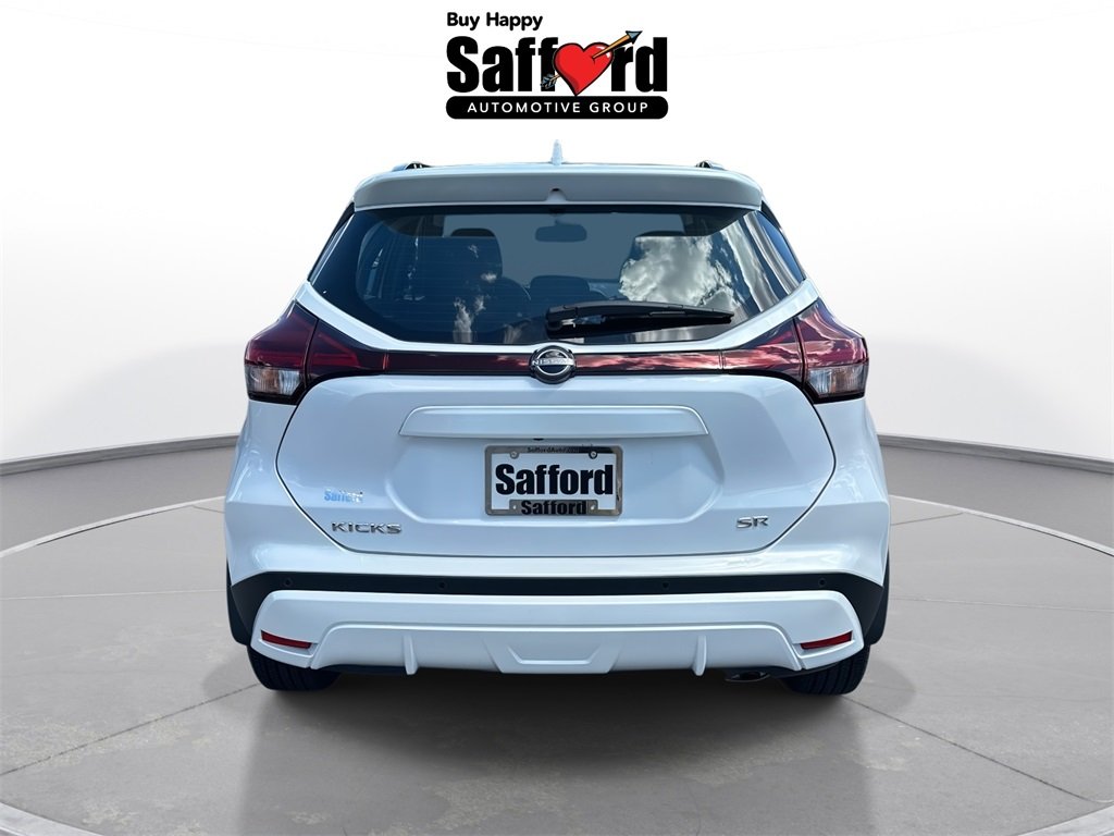 2024 Nissan Kicks SR photo 6