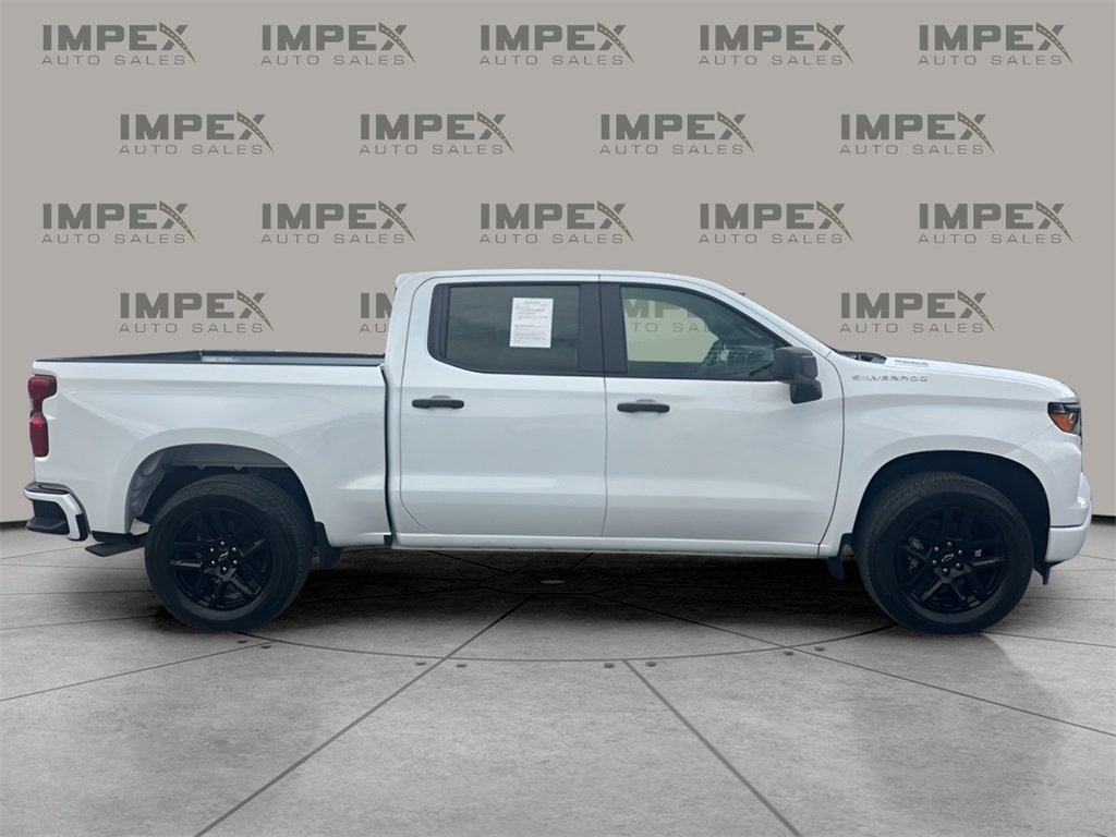 2025 Chevrolet Silverado 1500 Custom photo 5
