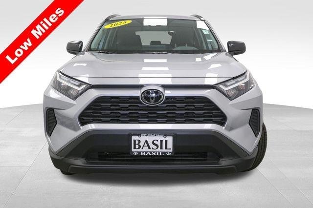 2025 Toyota RAV4 Hybrid LE photo 3