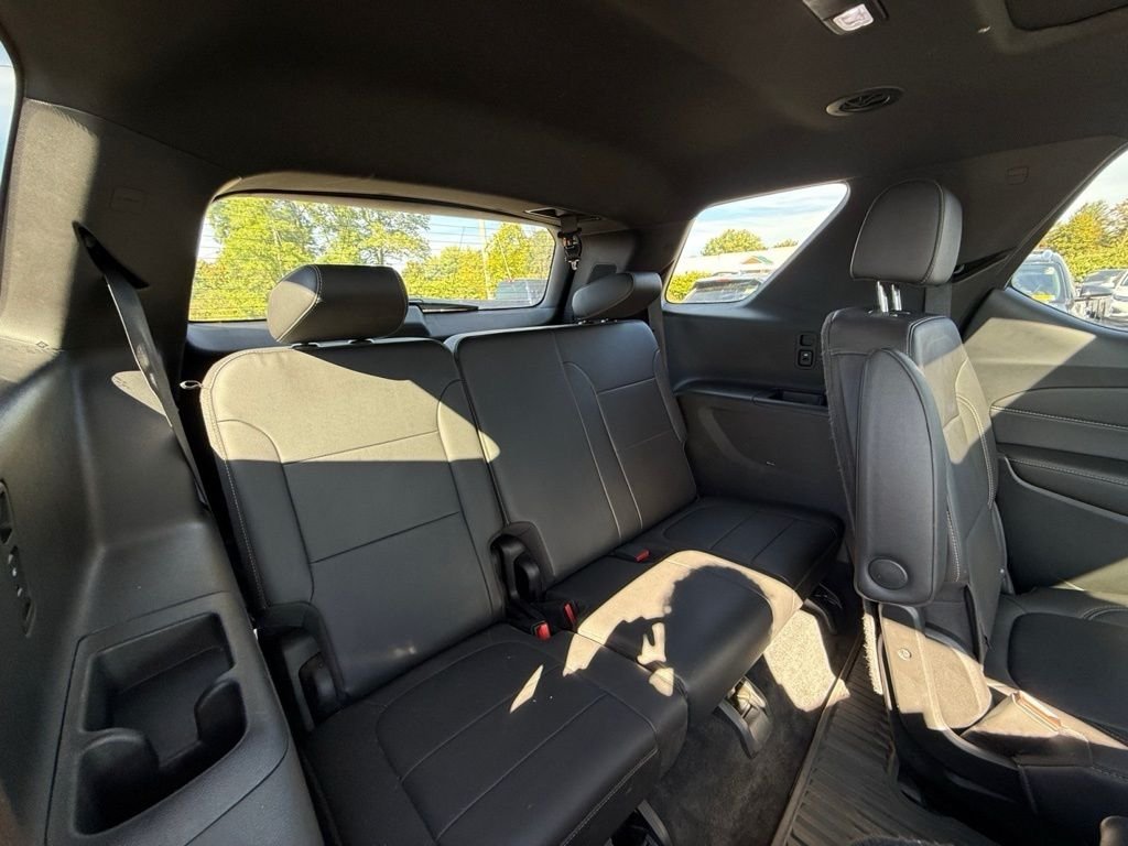 2023 Chevrolet Traverse Leather photo 16