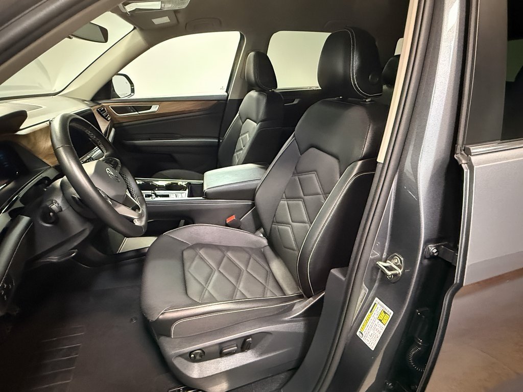 2025 Volkswagen Atlas SE Technology photo 9