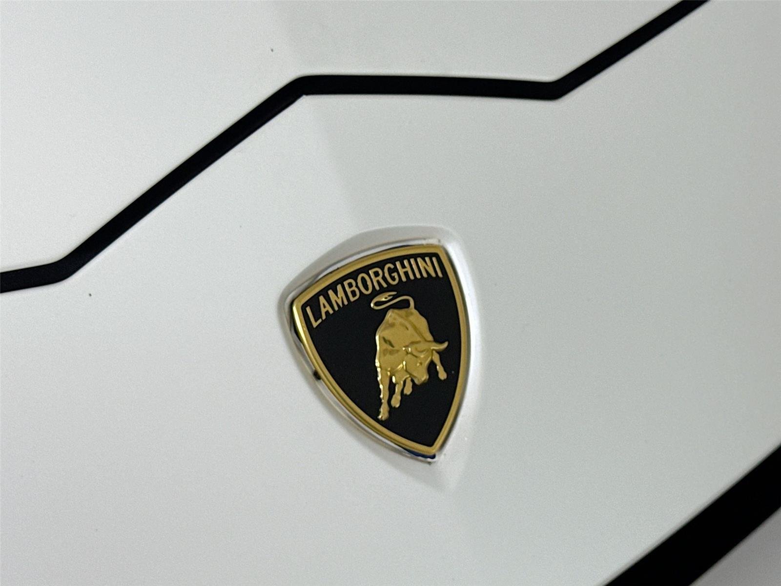 2021 Lamborghini Urus photo 32