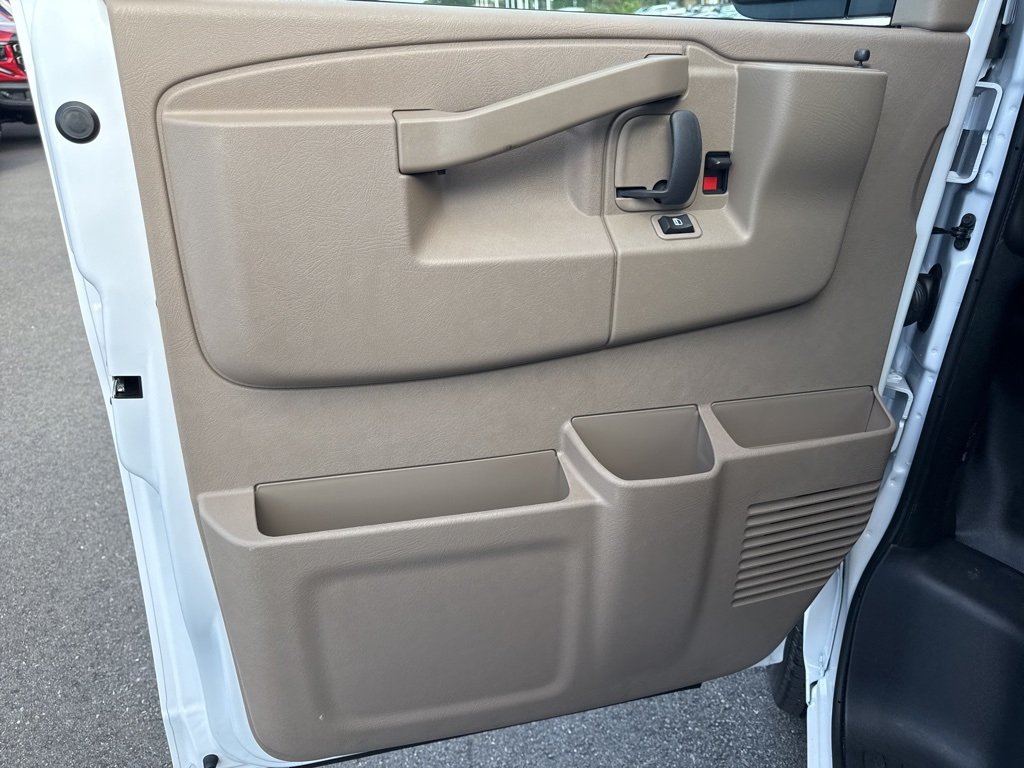 2025 Chevrolet Express 2500 Work Van photo 21