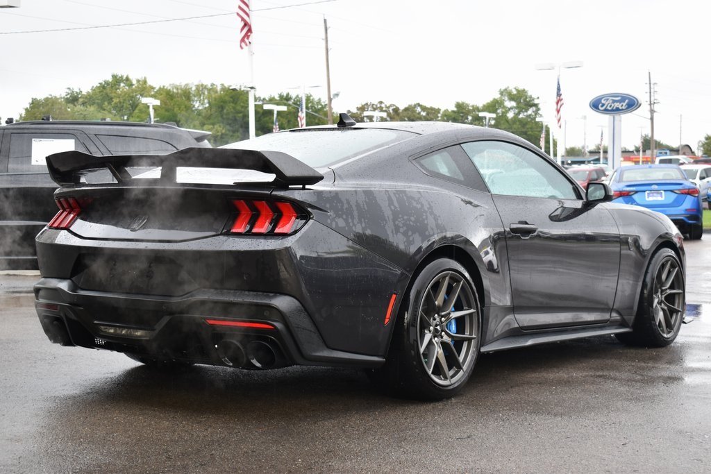 2024 Ford Mustang Dark Horse photo 4