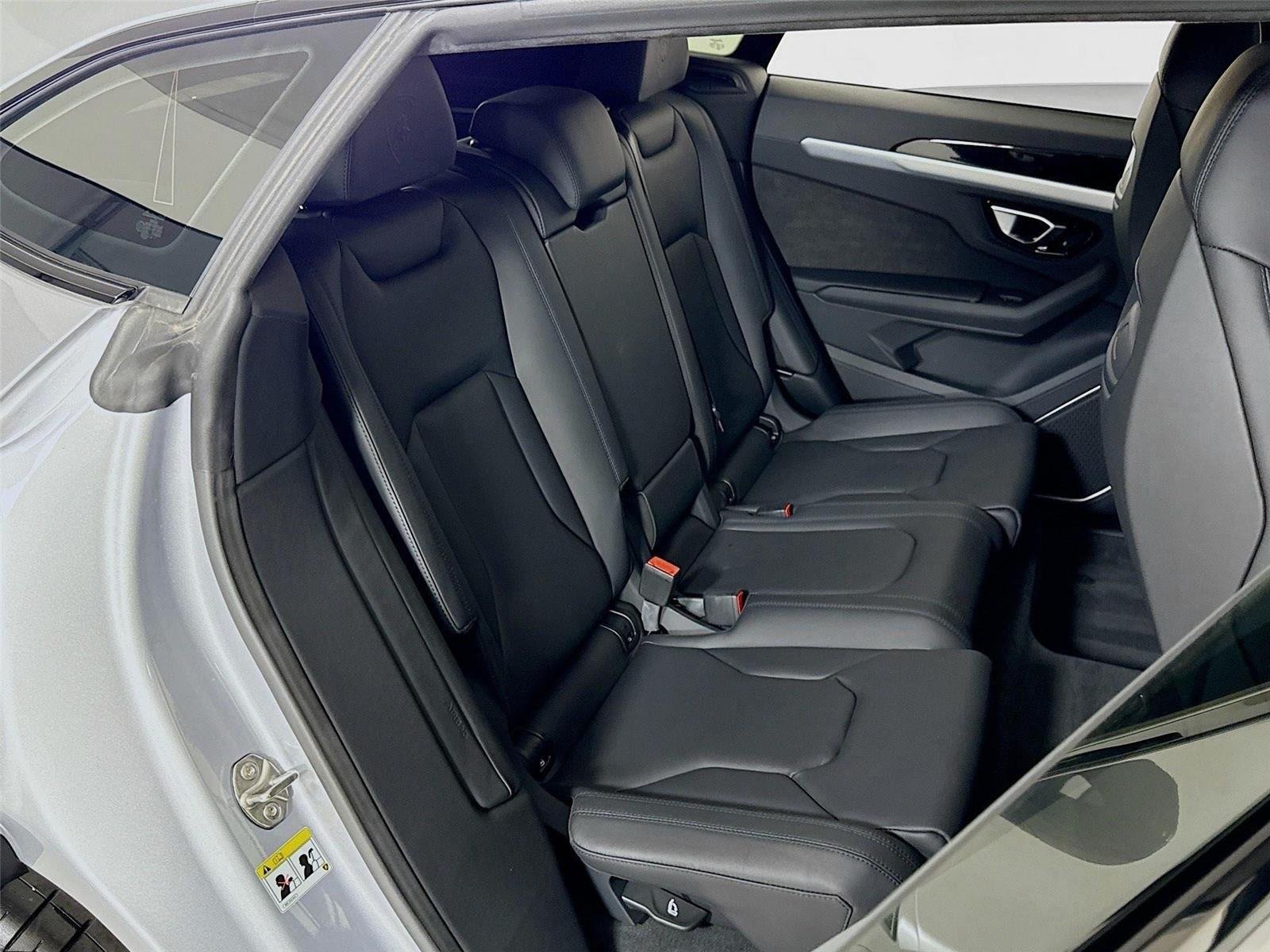 2024 Lamborghini Urus S photo 23