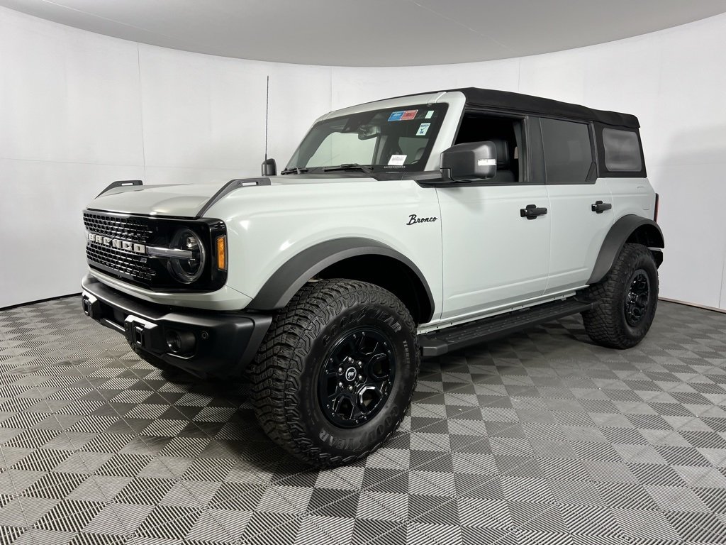 2023 Ford Bronco Wildtrak photo 2