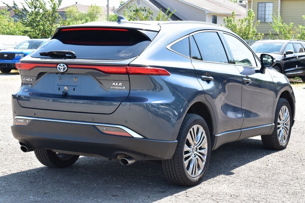 2021 Toyota Venza XLE photo 2