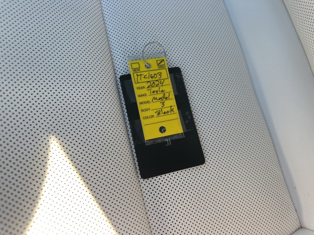 2024 Tesla Model 3 photo 26