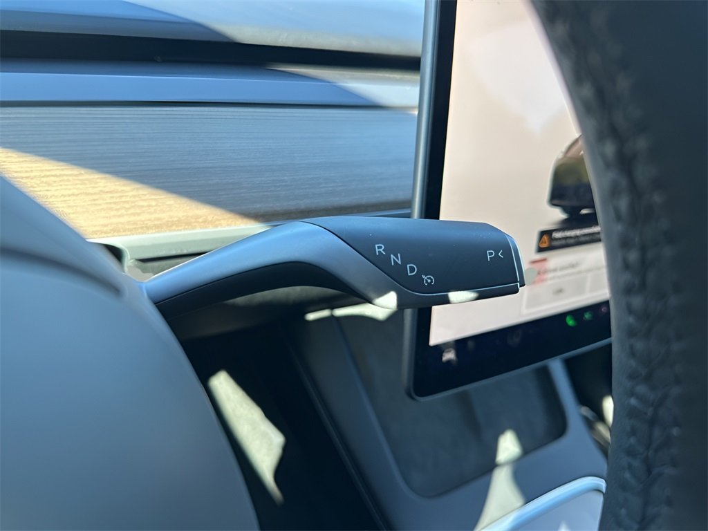 2024 Tesla Model Y Long Range photo 16