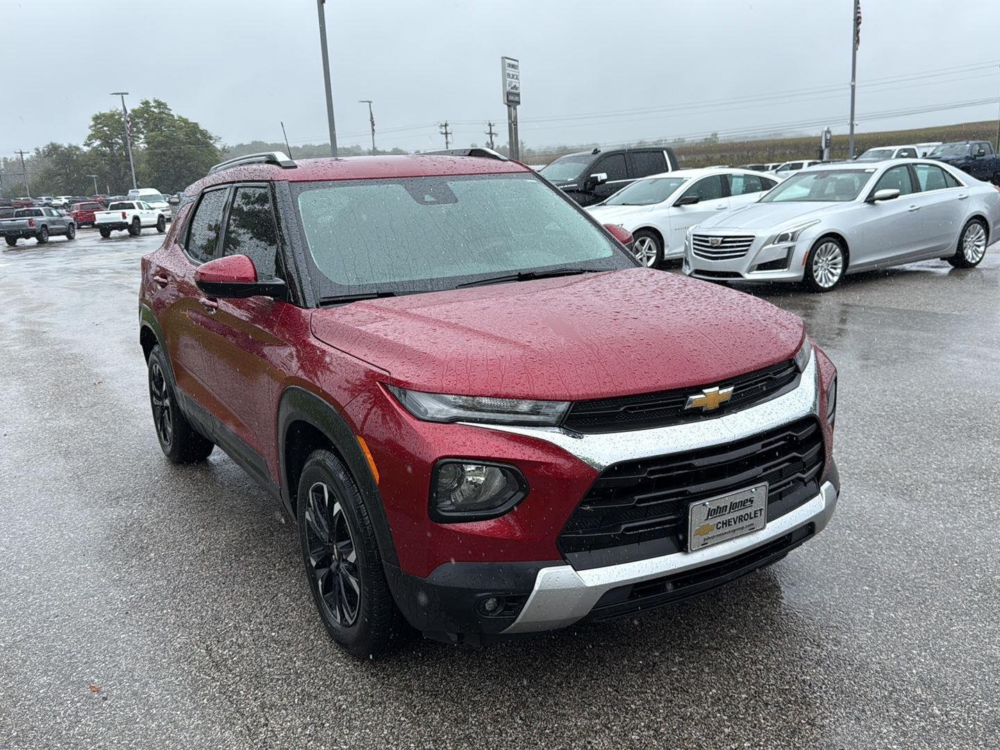 2021 Chevrolet Trailblazer LT photo 2
