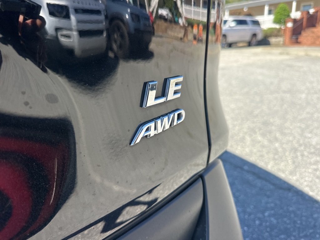 2024 Toyota RAV4 LE photo 22