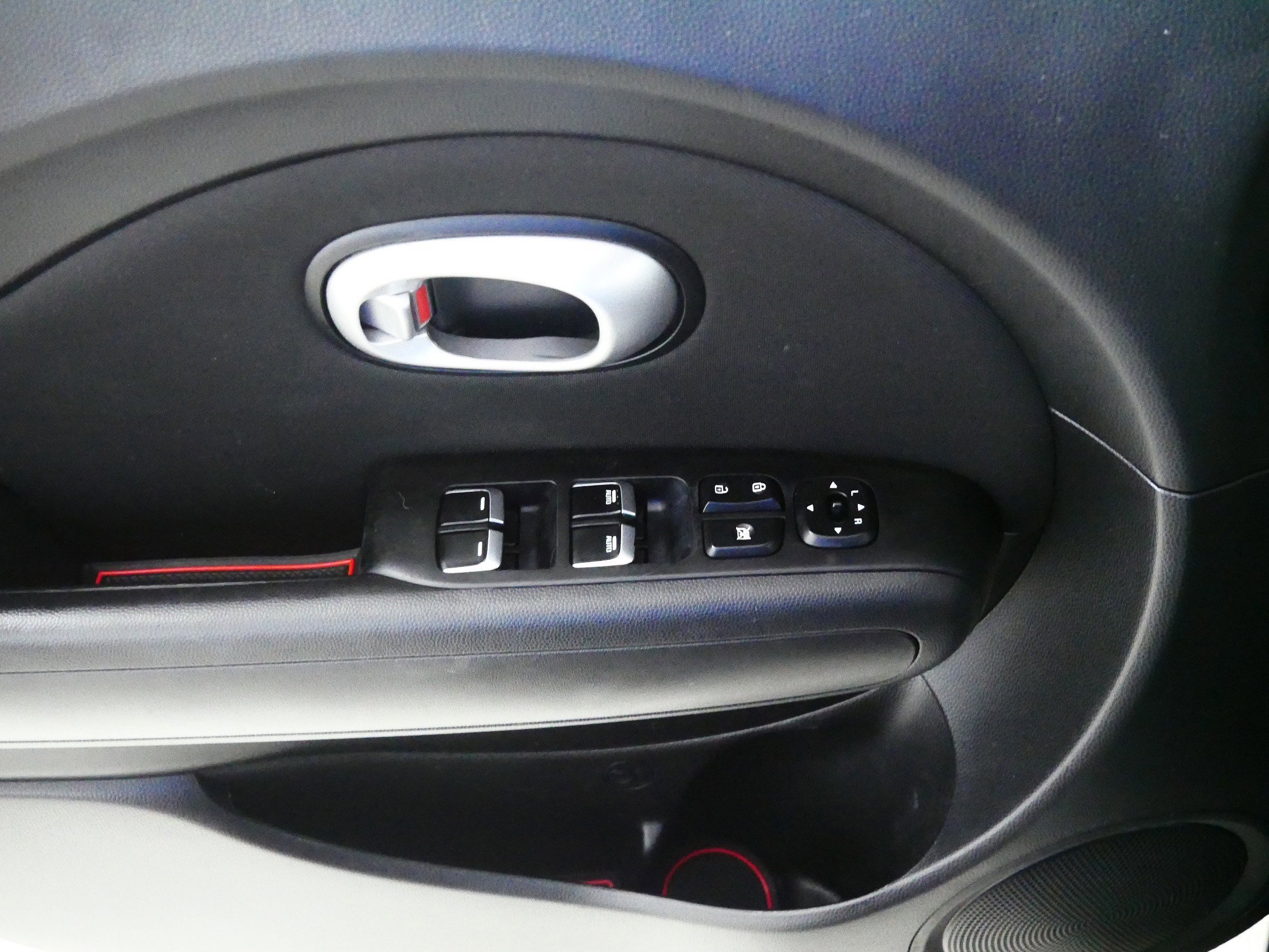 2017 Kia Soul Plus photo 18