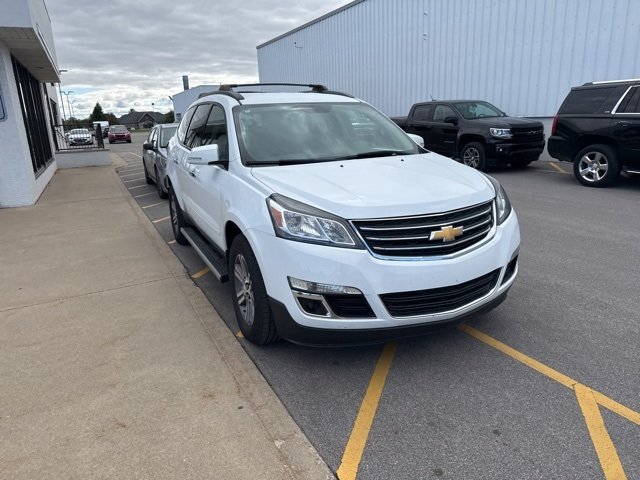 2017 Chevrolet Traverse 1LT photo 2