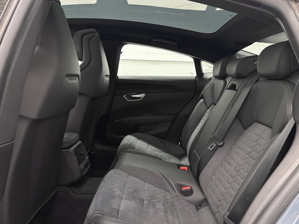 2022 Audi e-tron GT Premium Plus photo 15
