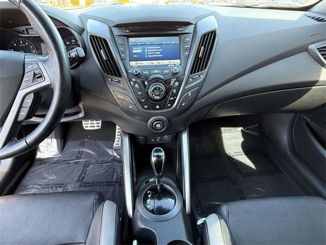 2016 Hyundai Veloster Turbo photo 17