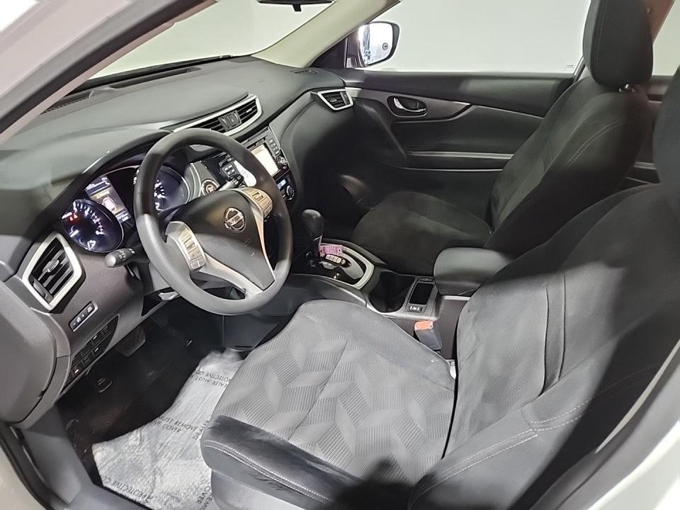 2016 Nissan Rogue SV photo 5
