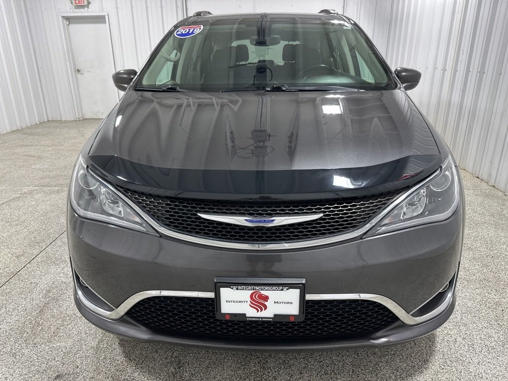 2019 Chrysler Pacifica Touring L photo 4