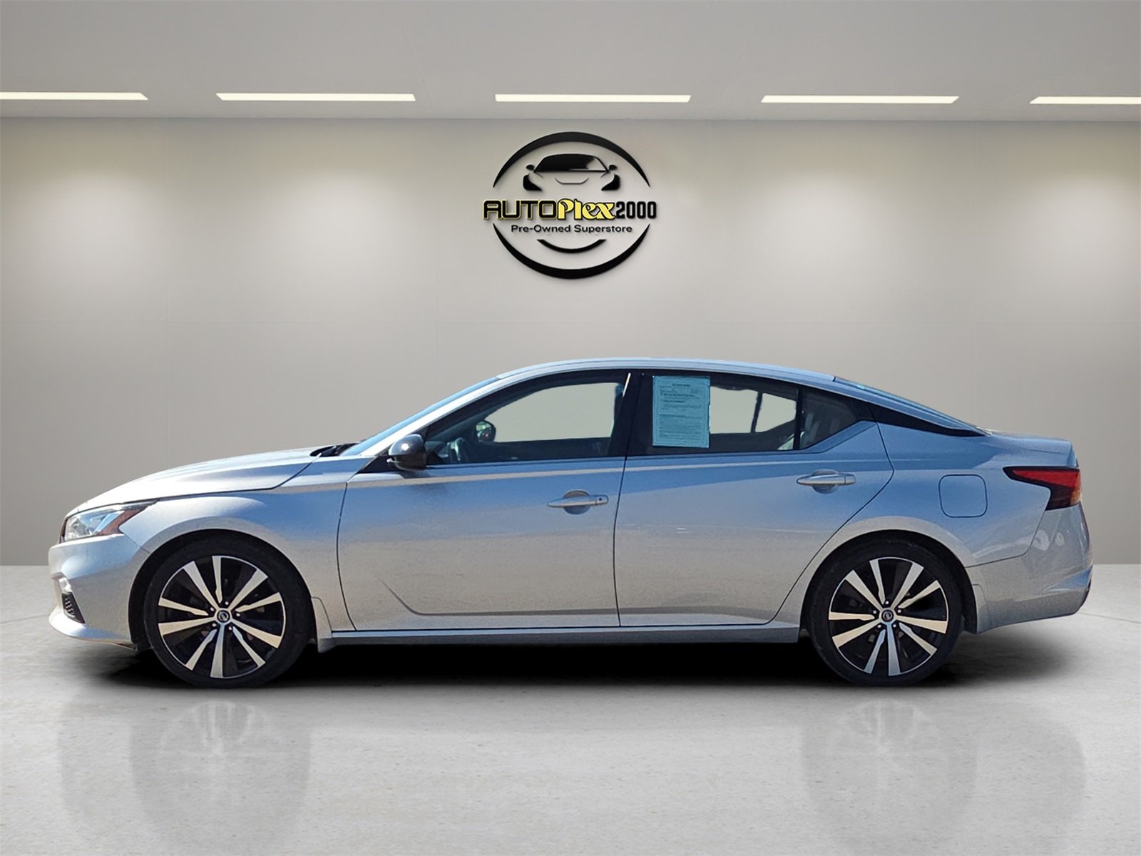 2020 Nissan Altima 2.5 SR photo 4