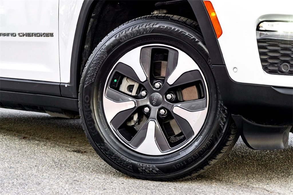 2022 Jeep Cherokee Limited 4xe photo 2