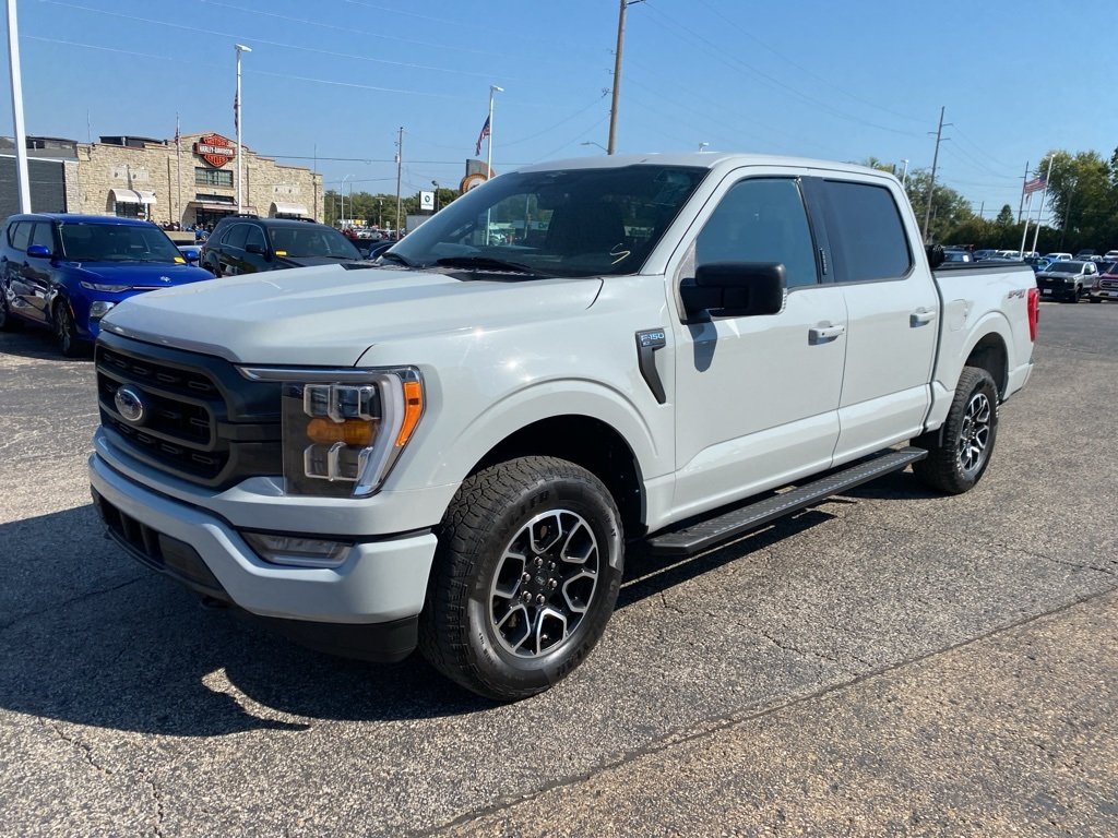 2023 Ford F-150 XLT photo 3