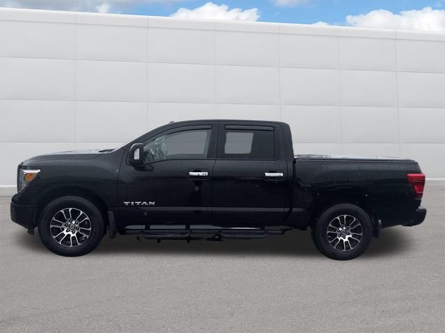 2021 Nissan Titan SV photo 2