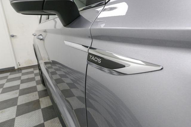 2024 Volkswagen Taos SE photo 8