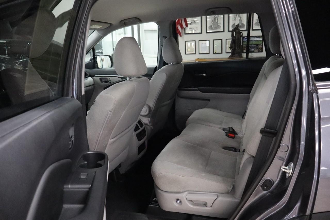 2019 Honda Pilot EX photo 17