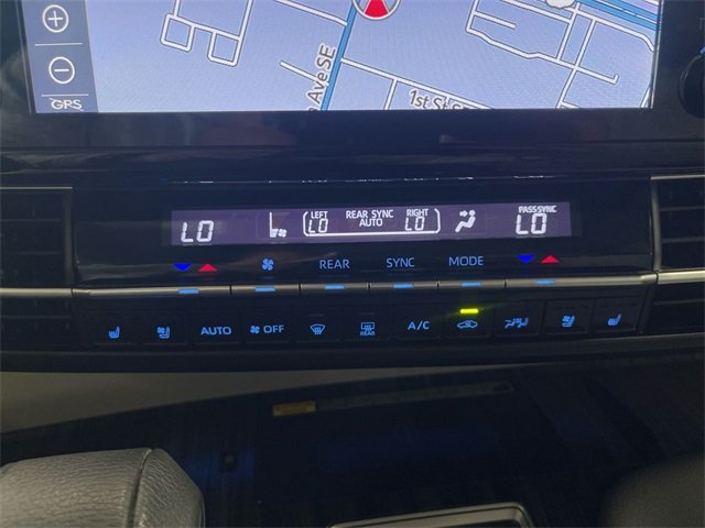 2021 Toyota Sienna Limited photo 19