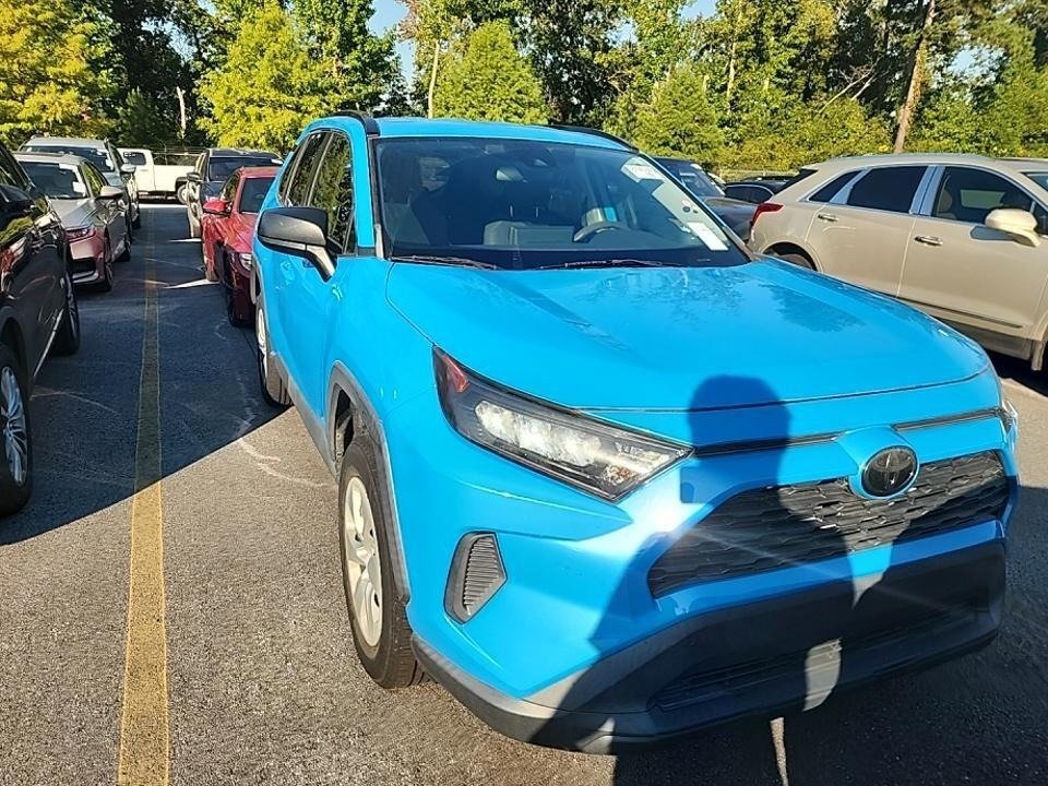 2019 Toyota RAV4 LE photo 2