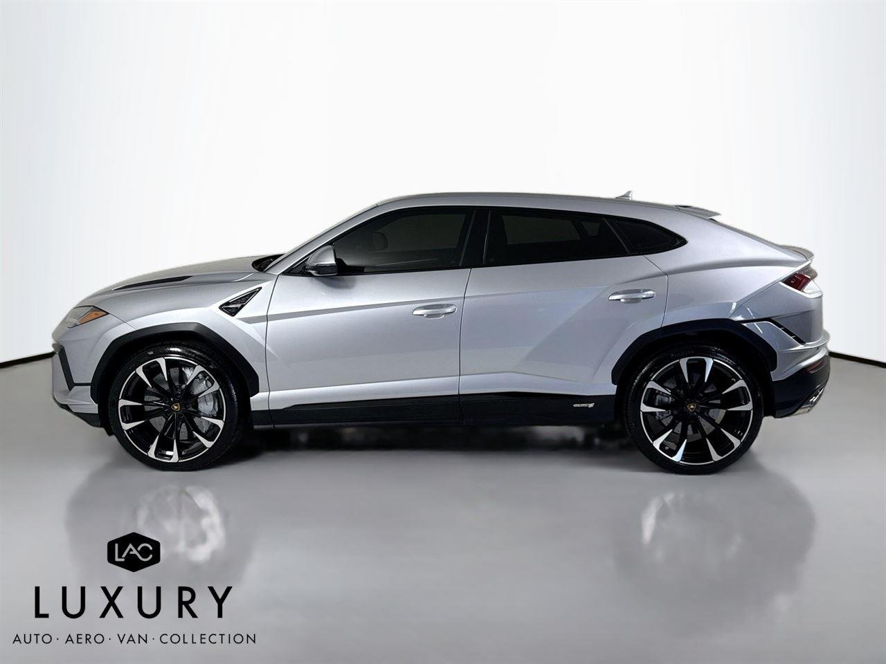 2024 Lamborghini Urus S photo 7