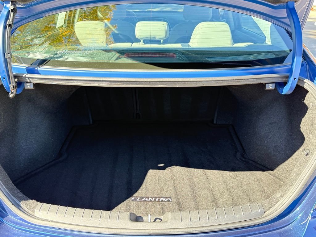 2017 Hyundai Elantra SE photo 14