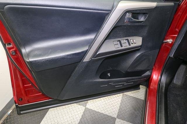 2018 Toyota RAV4 XLE photo 34