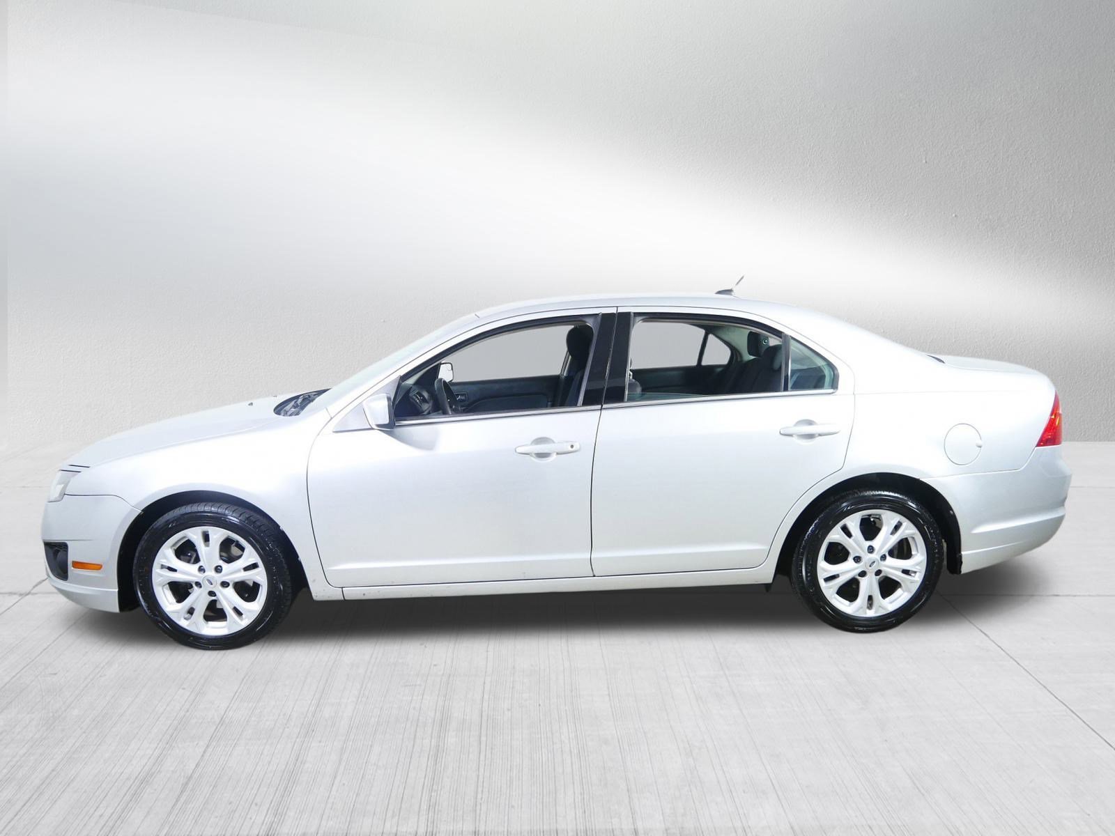 2012 Ford Fusion SE photo 4