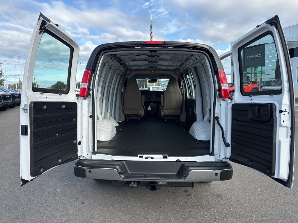 2025 Chevrolet Express 2500 Work Van photo 24