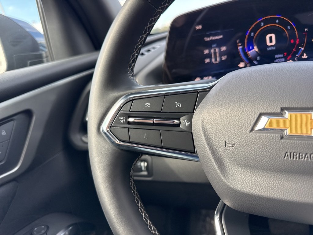2025 Chevrolet Traverse photo 9